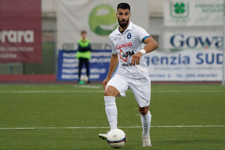 Francisco Di Fulvio, capitano del Bisceglie, uno degli ex della gara. <span>Foto Emmanuele Mastrodonato</span>