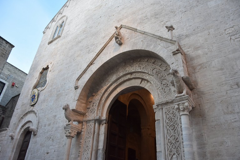 Porta maggiore Basilica Concattedrale di Bisceglie. <span>Foto Antonio Lopopolo</span>