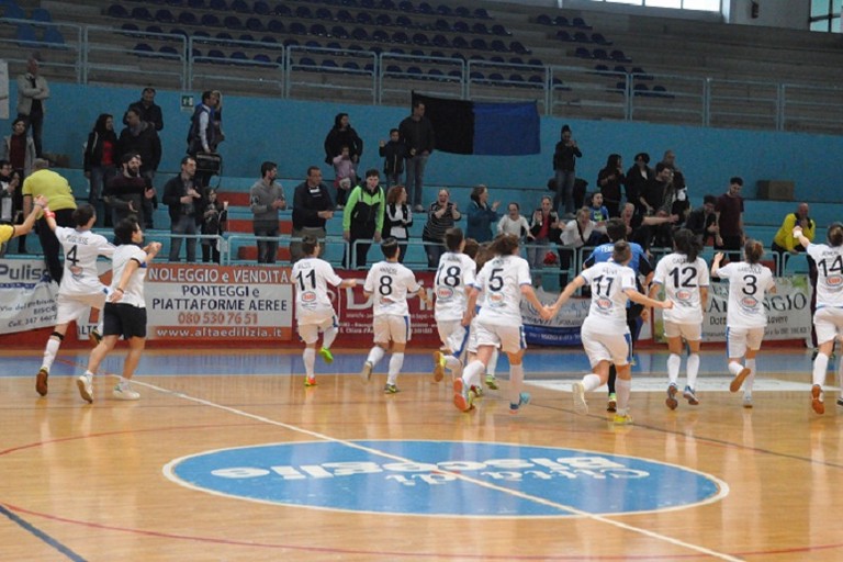 Orgoglio Bisceglie Femminile, cinque sberle all'Az Gold Futsal. <span>Foto Michele Liseno</span>