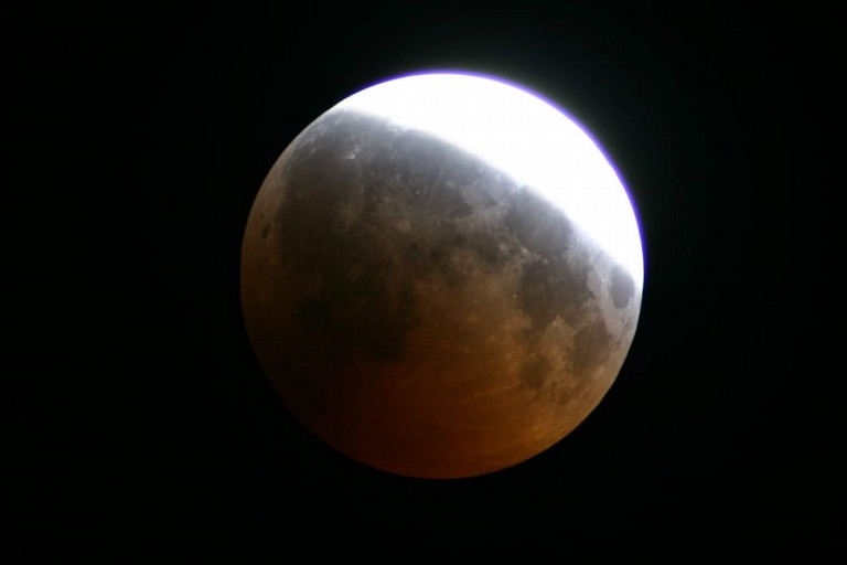 Eclissi parziale di luna