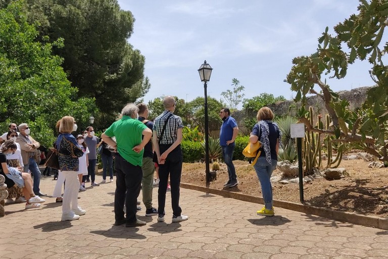 Visitatori al Giardino Botanico di Bisceglie