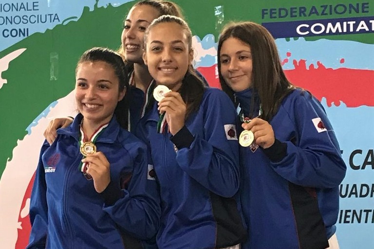 Team femminile delle Fiamme Cremisi