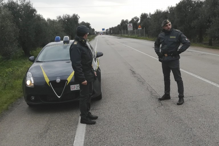 Controlli Guardia di Finanza. <span>Foto Vincenzo Cassano</span>