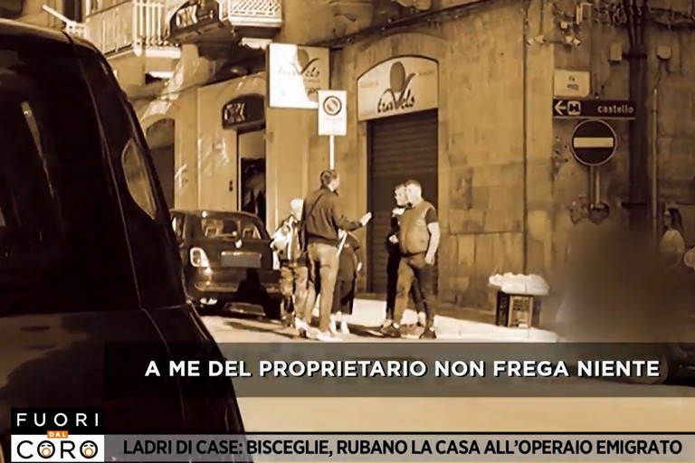Casa occupata, Fuori dal coro a Bisceglie