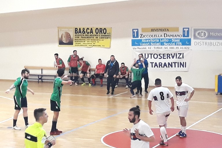 L'esultanza di Antonio Papagni, autore dello 0-1. <span>Foto Nico Colangelo</span>