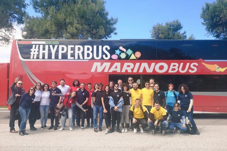 Hyperbus dell'associazione pugliesi a Milano