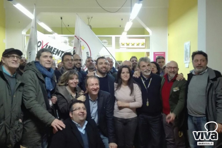 M5S festeggia a Bari con Laricchia