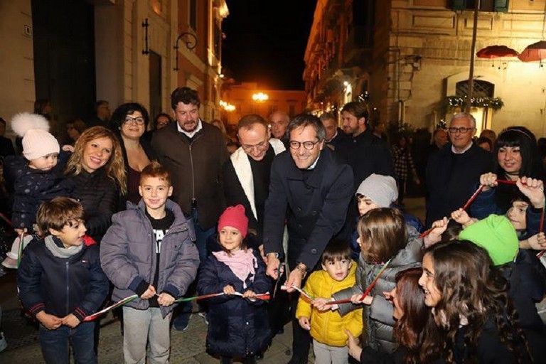 Taglio del nastro inaugurale per il Natale nel Borgo Antico