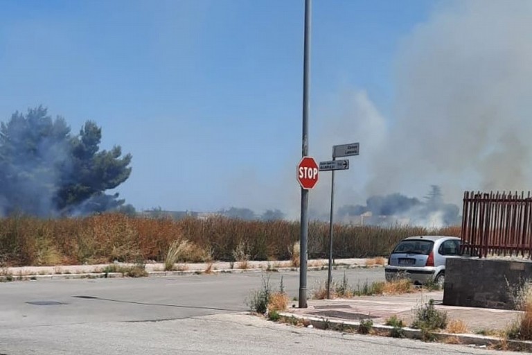 Incendio in via Santa Chiara d'Assisi