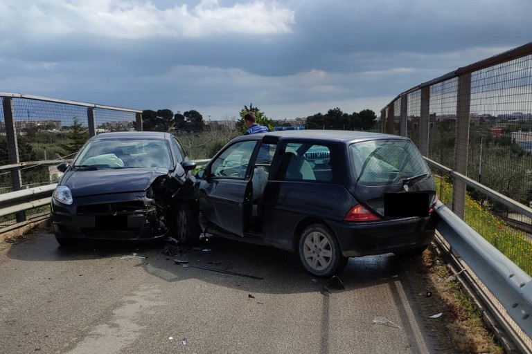 Le conseguenze dell'impatto tra le due auto