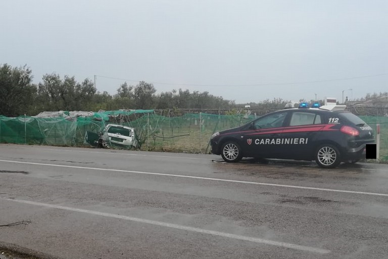 Auto fuori strada sulla provinciale Bisceglie-Andrisa