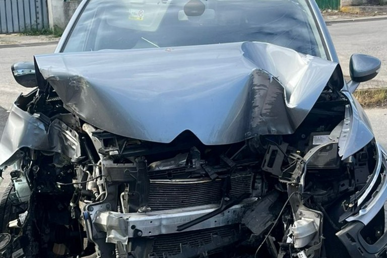 Auto fuori strada in Carrara Finizia