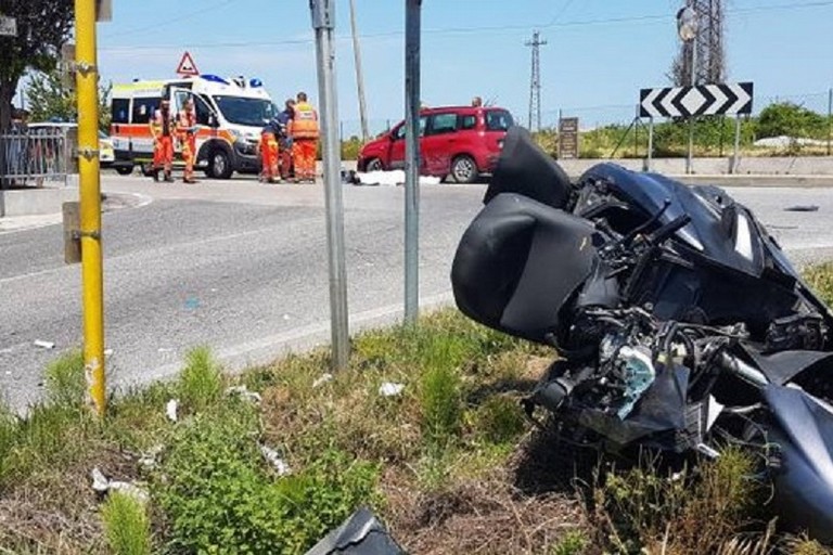 Incidente a Rimini, morto un 39enne di origini biscegliesi. <span>Foto Migliorini - Resto del Carlino</span>