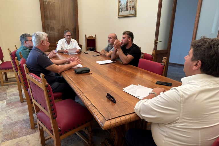 Collaborazione tra Comune e agricoltori per la manutenzione delle aree verdi