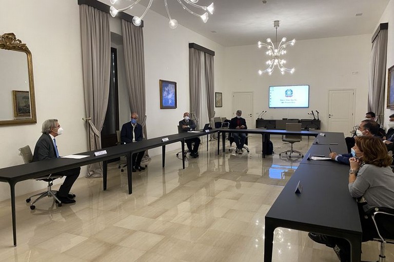 Incontro in Prefettura con l'assessore regionale alla sanità Lopalco