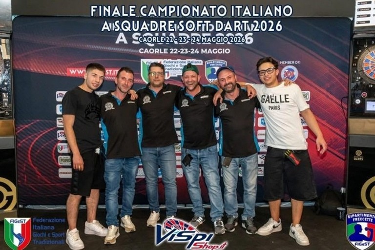 La squadra biscegliese che ha partecipato alla finale nazionale di freccette