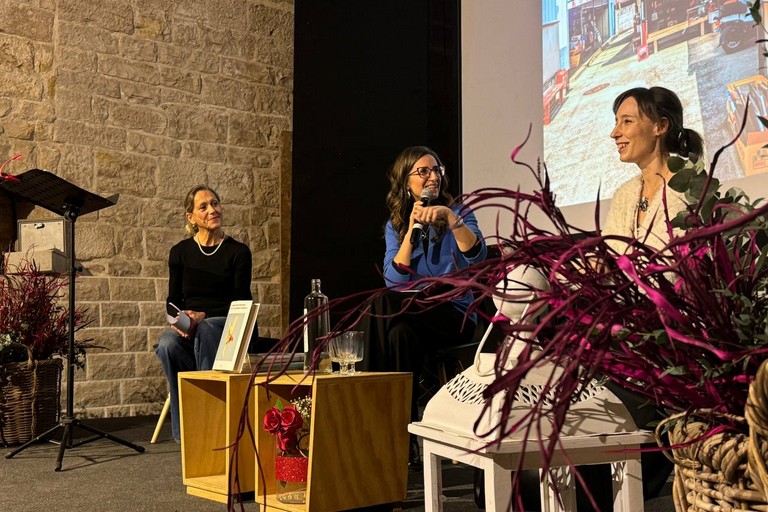 Laura Imai Messina presenta Tutti gli indirizzi perduti. <span>Foto Serena De Musso</span>