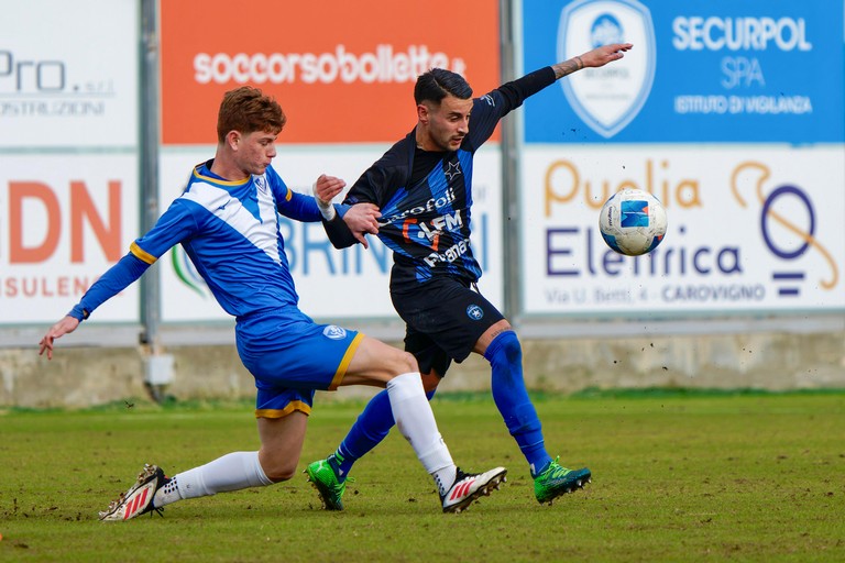 Azione di gioco Brindisi-Bisceglie. <span>Foto Emmanuele Mastrodonato</span>