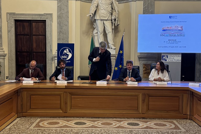 Libri nel borgo antico 2025