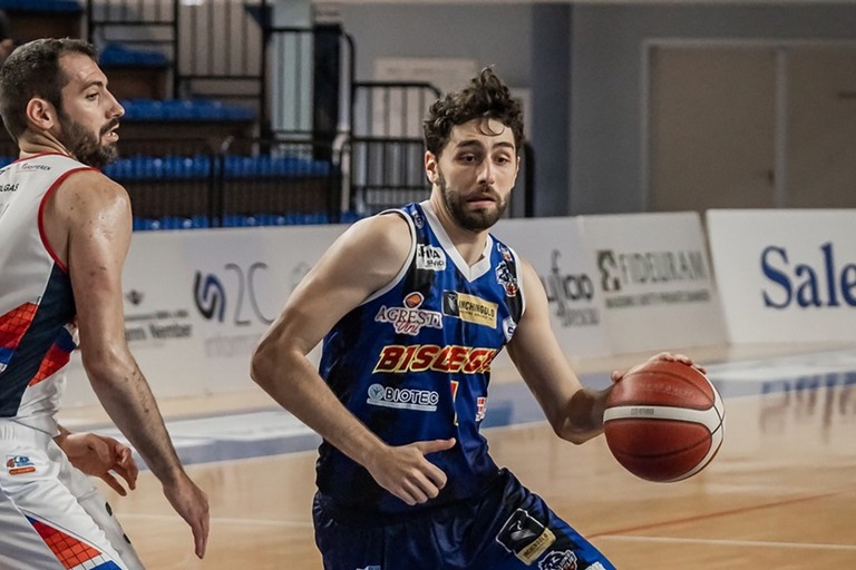 Lions Basket Bisceglie, Roberto Chessari