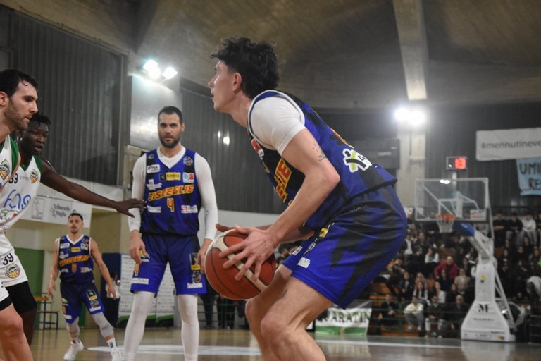 Lions Basket Bisceglie, Luca Colombo. <span>Foto Alessio Ferrante</span>