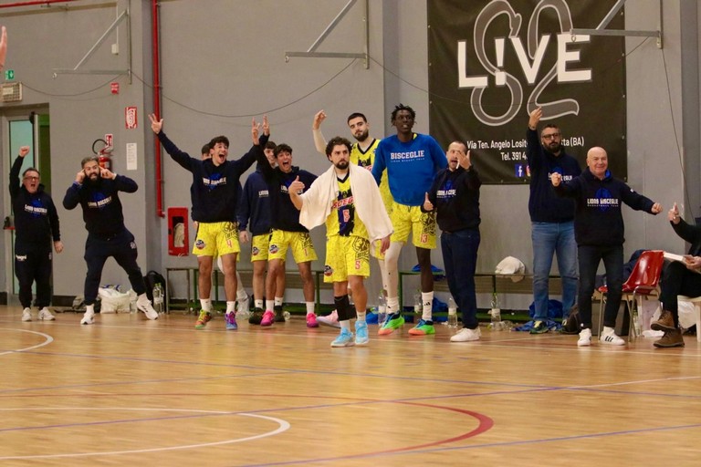 Esultanza Lions Basket Bisceglie. <span>Foto Cristina Pellegrini</span>