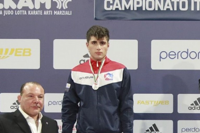 Mirko De Nichilo argento ai campionati Under 17 di lotta libera