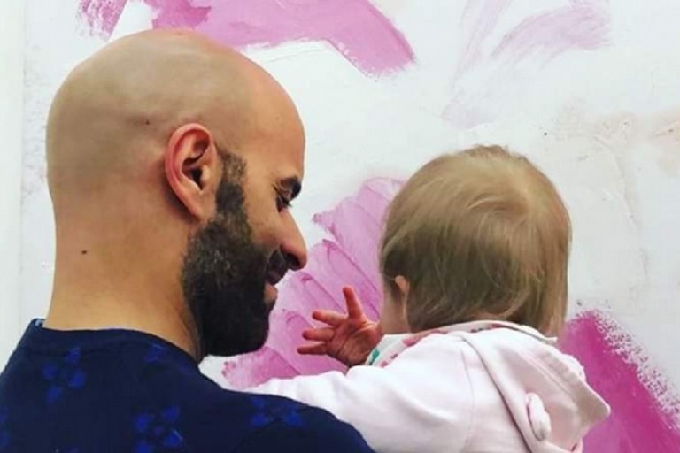 Luca Trapanese e la piccola Alba