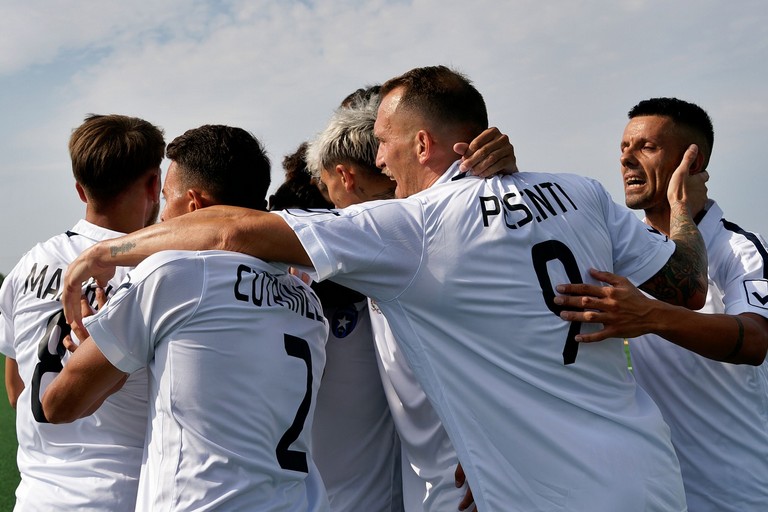 Bisceglie calcio, esultanza. <span>Foto Emmanuele Mastrodonato</span>