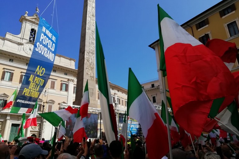 Manifestazione di protesta organizzata da Fratelli d'Italia