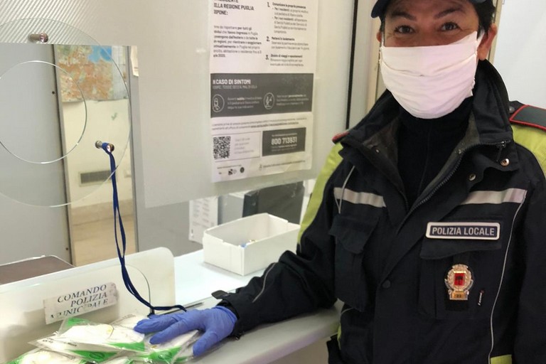 Mascherine donate alla Polizia Locale