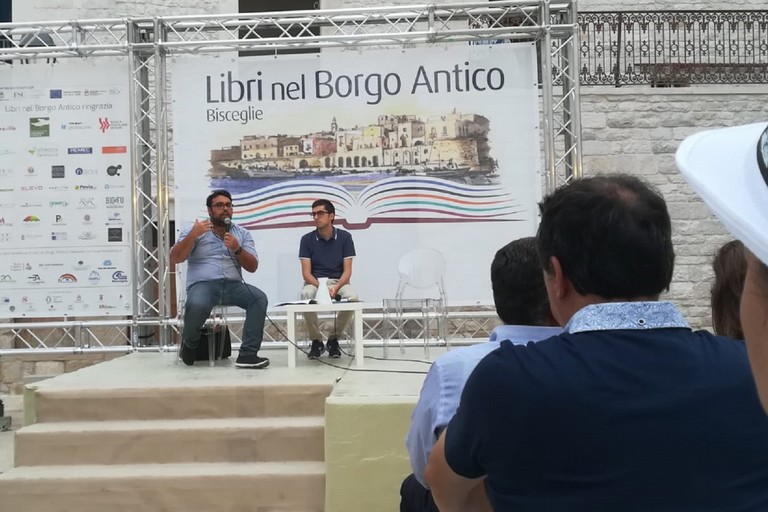 Matteo Losapio e Dario Gurashi a Libri nel Borgo Antico. <span>Foto Cristina Scarasciullo</span>