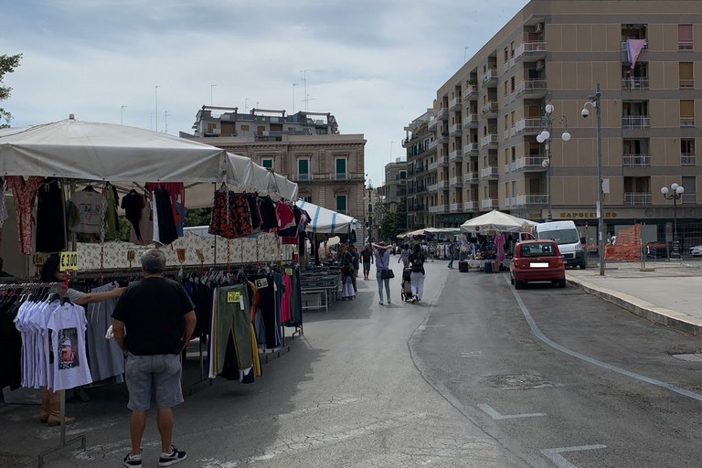 Mercato straordinario in piazza Vittorio Emanuele