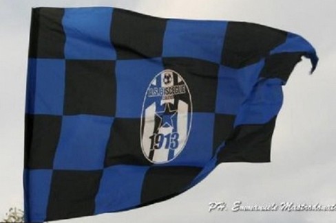 Bandiera Bisceglie calcio. <span>Foto Emmanuele Mastrodonato</span>