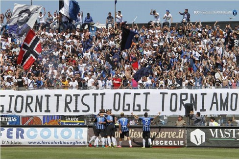 Lo splendido pubblico nerazzurro. <span>Foto Emmanuele Mastrodonato</span>