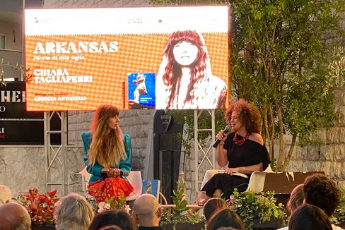 Chiara Tagliaferri presenta "Arkansas" alle Vecchie Segherie Mastrototaro