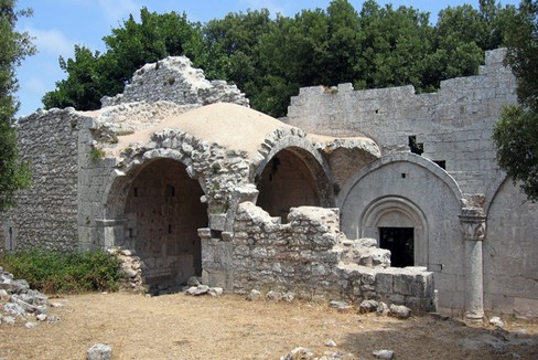 L'abbazia di Monte Sacro sul Parco nazionale del Gargano