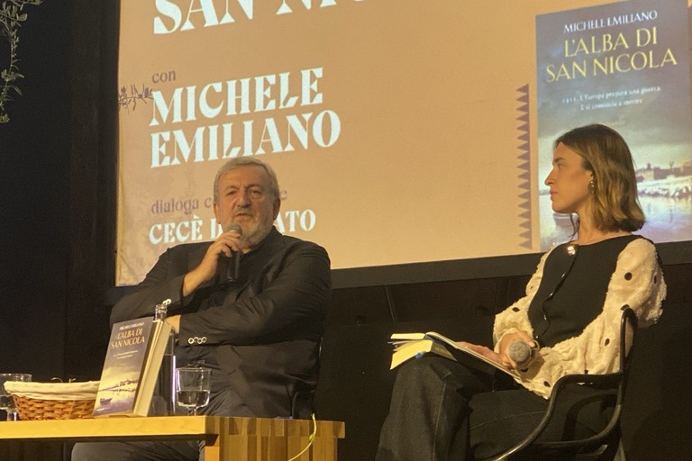 Michele Emiliano alle Vecchie Segherie Mastrototaro. <span>Foto Serena De Musso</span>