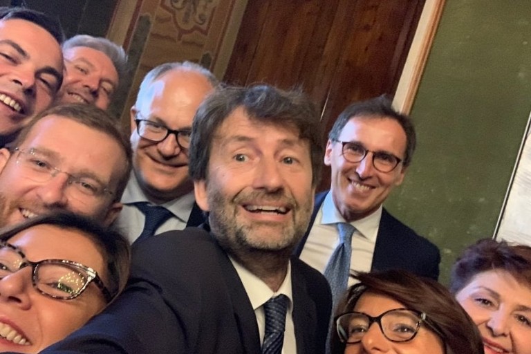 Selfie per la delegazione ministeriale del Partito Democratico