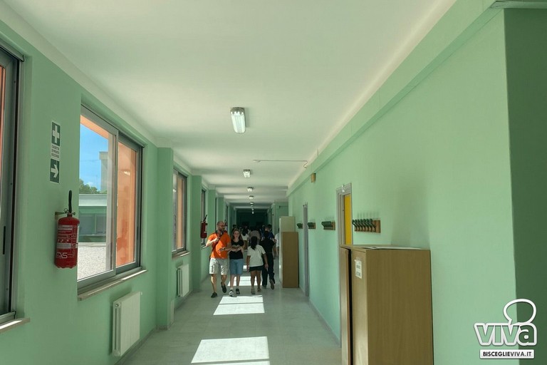 Corridoio della scuola media 