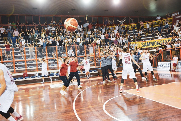 La gioia dei giocatori e dei componenti dello staff dell'Amatori Pescara. <span>Foto Matteo Pantalone - Amatori Pescara</span>