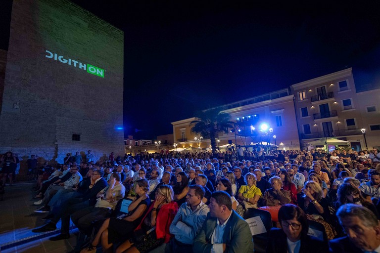 DigithON, piazza Castello