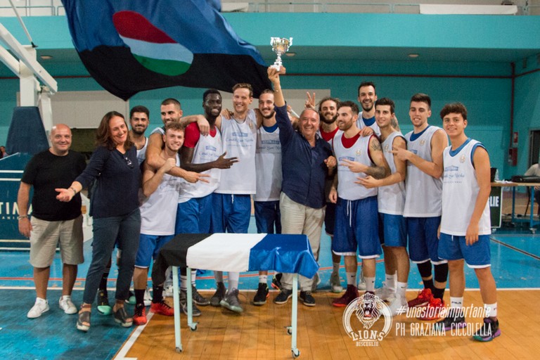 Lions vincitori del trofeo 