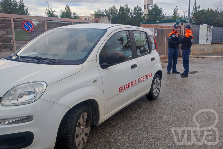 Guardia Costiera presso le isole ecologiche di Bisceglie