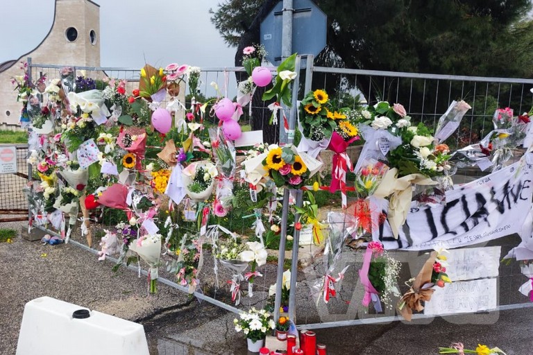 Momento di preghiera per Alicia Amoruso. Gli amici: «Non ci crediamo ancora, manchi»