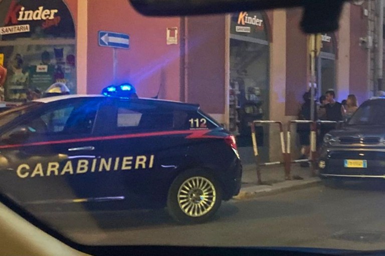 Lite sfocia in violenza in via Imbriani: intervengono i carabinieri