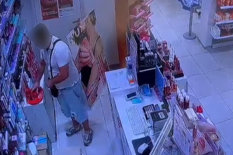 Nuovo furto alla farmacia Silvestris