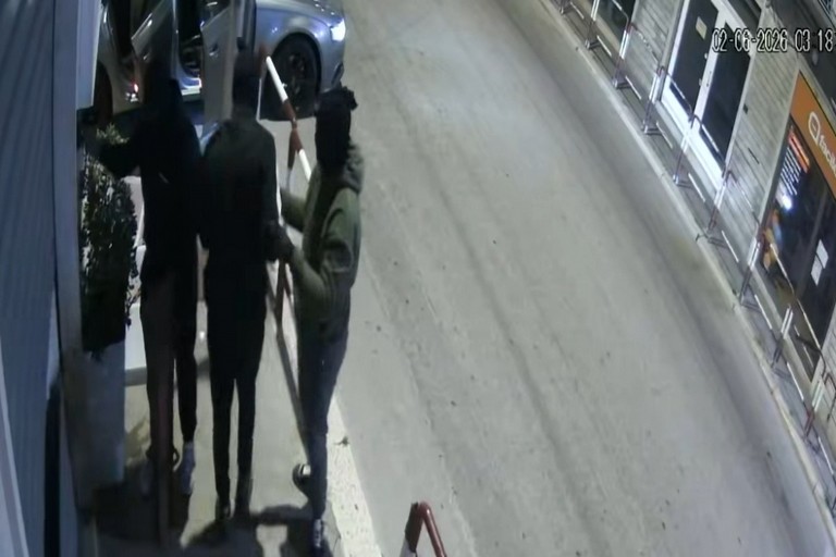 Rapina choc alla gioielleria di via Imbriani a Bisceglie