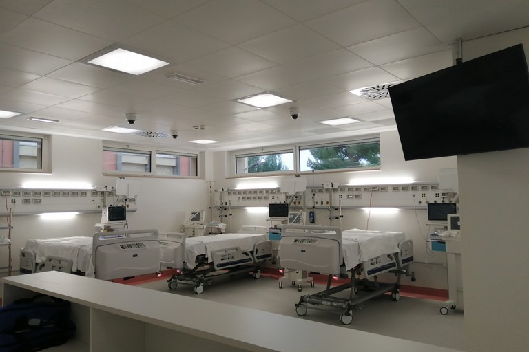 Nuova sala del reparto di rianimazione dell'ospedale di Bisceglie