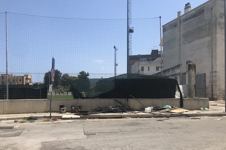 Rifiuti Bisceglie Via Pascoli